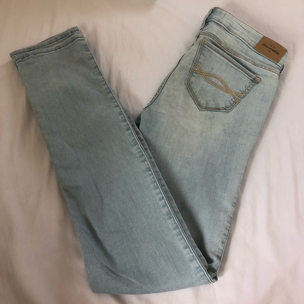 abercrombie kids light wash skinny jeans